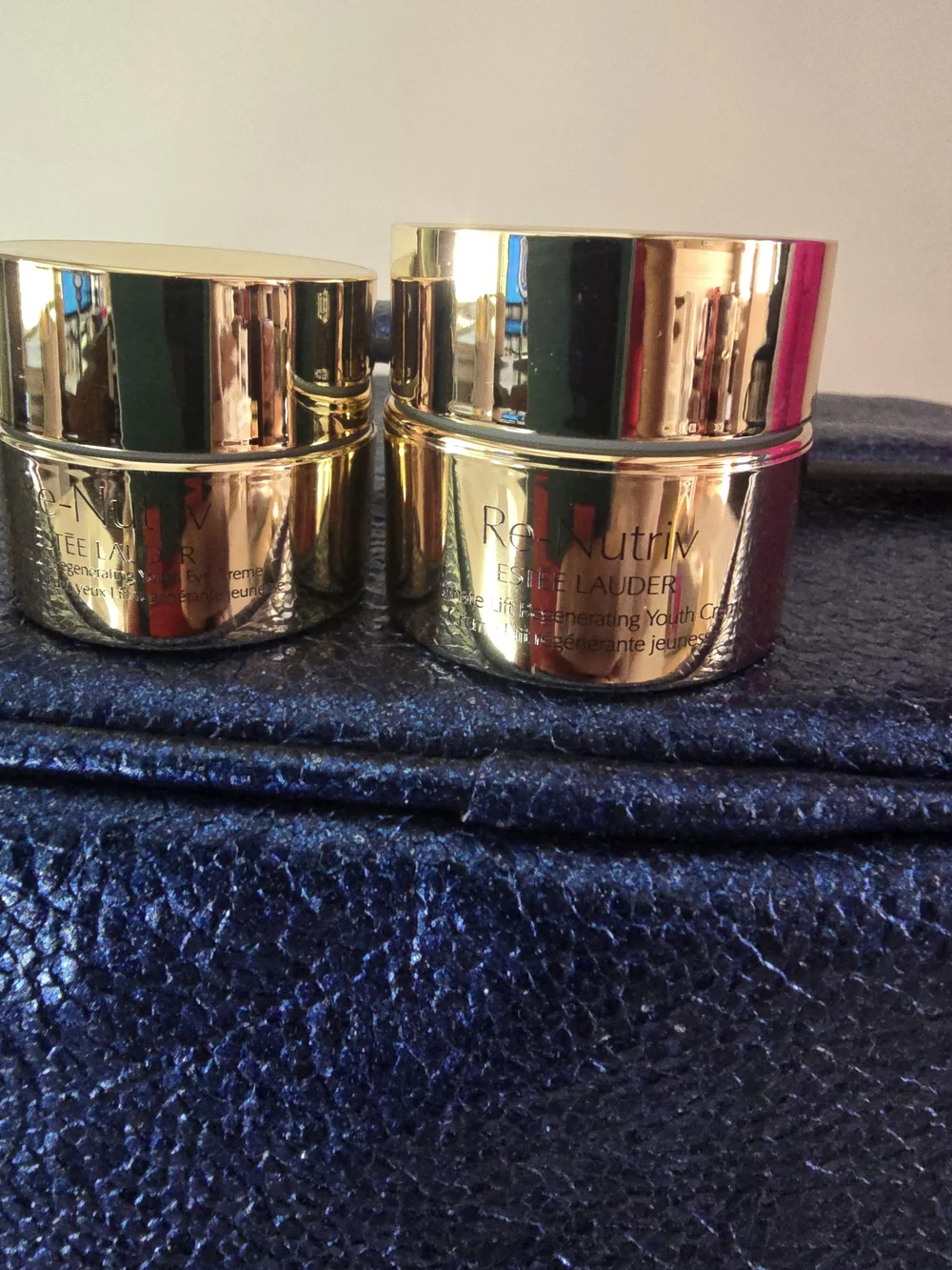 Estee Lauder Re-Nutriv Ultimate Diamond Skincare Set With Pouch - Picture 7 of 9
